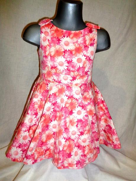Krásné růžovobílé květované šaty, girl2girl,110