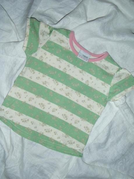 Krásné tričko s kytičkama a krajkové šortky, next,74