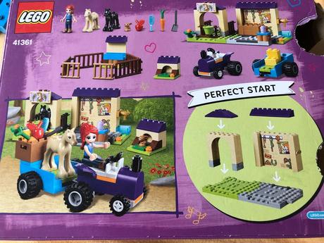 Lego  friends 41361 mia a stáj pro hříbata, 