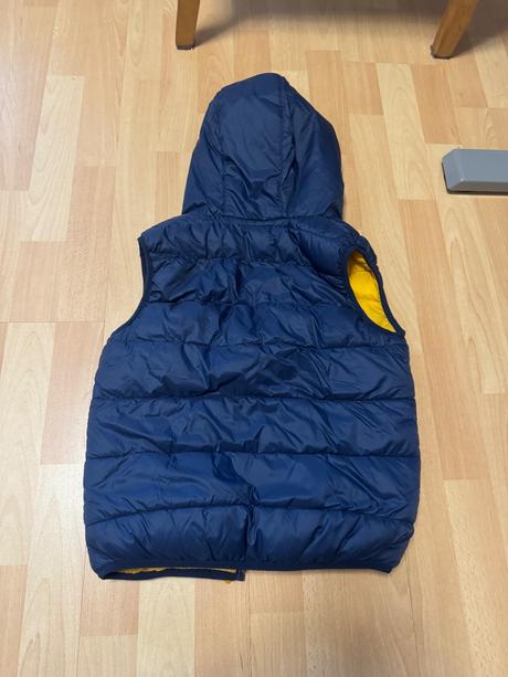 Zateplená oboustranná vesta, c&a,134