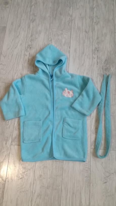 Modrý župan s kočičkou, 98