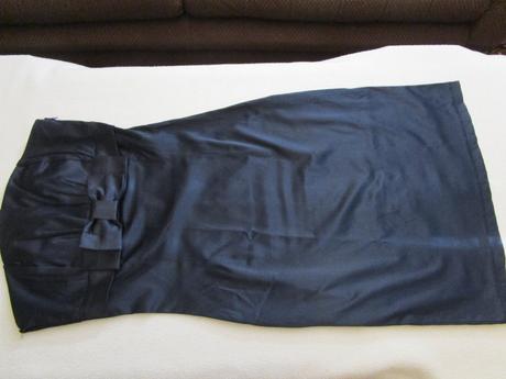 Velmi pěkné černé společenské šaty bez ramínek, xs