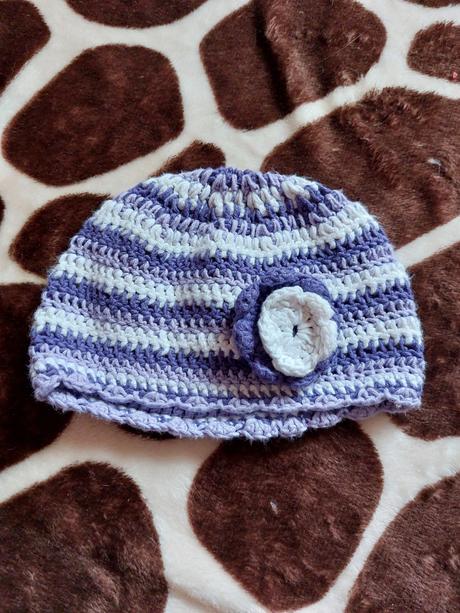 Čepice s kytičkou, <50