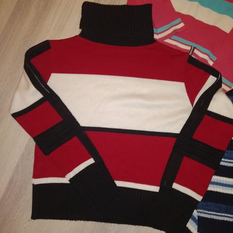 Svetr s rolákem v.152 jako nový, 152