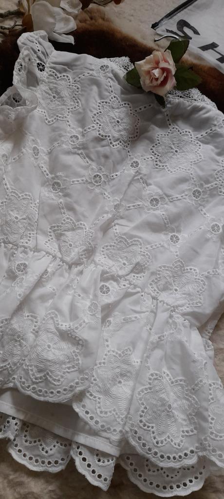 Shein bílá vyšívaná halenka s volánky, m