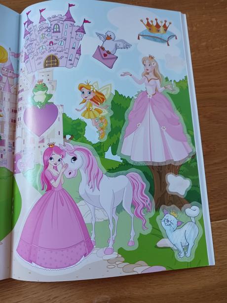 Samolepky+omalovánka,