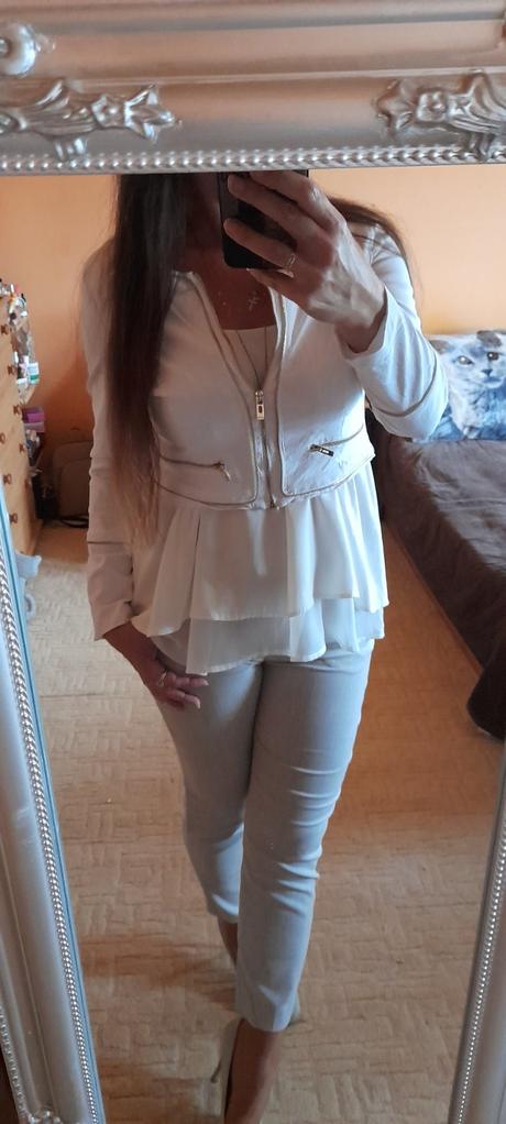 Amisu elegantní bílý kabátek se zlatými zipy, amisu,40