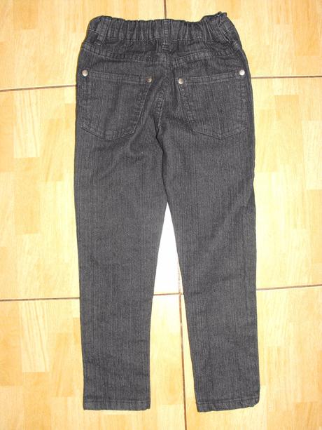 Čierne slim džínsy zn. store 21-nenosené, 110