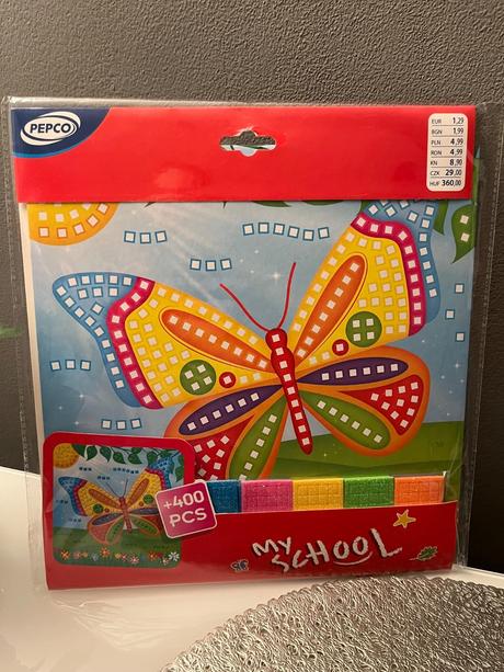 Výtvarné a kreativní potřeby,