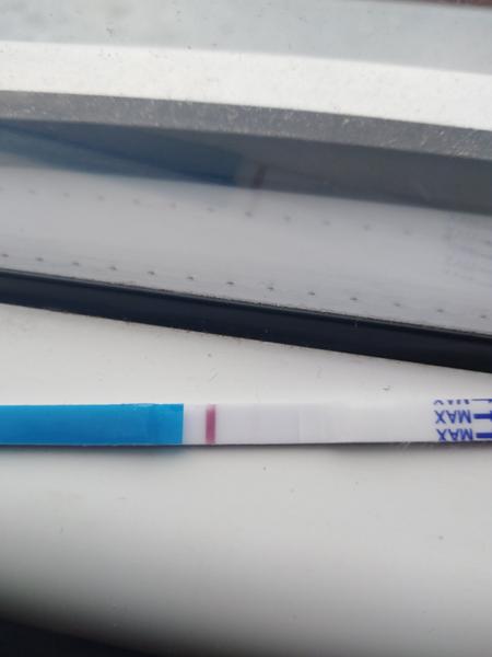 Těhotenský test pozitivní, ale MS bolesti