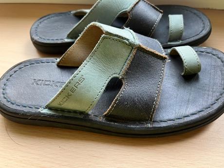 Celokožené pantofle, žabky kickers, kickers,38