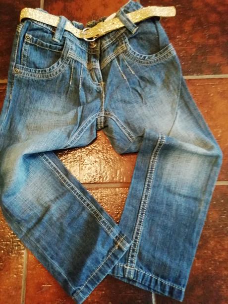 Překrásné nové rifle se zlatým páskem pro princezn, f&f,98