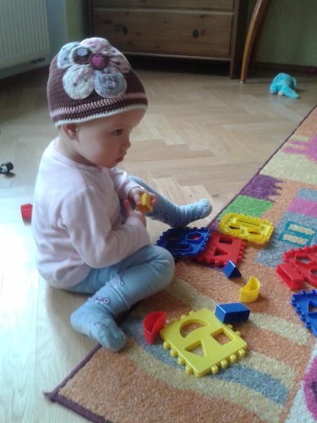 Čepice háčkovaná obvod 2x20 cm, výška 15 cm, 80