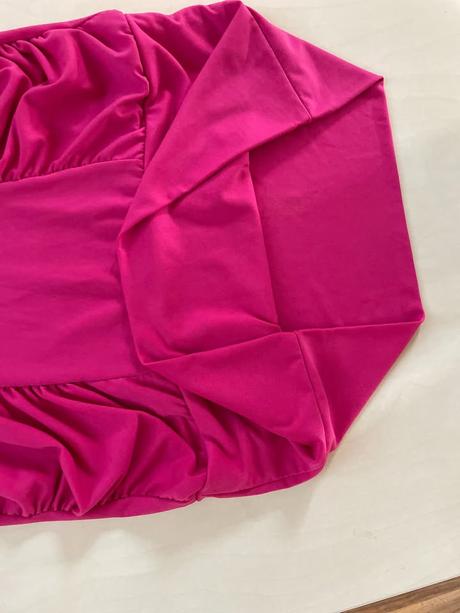 Minišaty se srdcem a řetízky, vel (2) cca xs-m, s