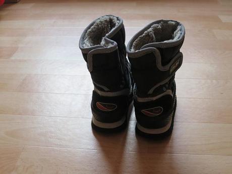 Sněhule černé, 24