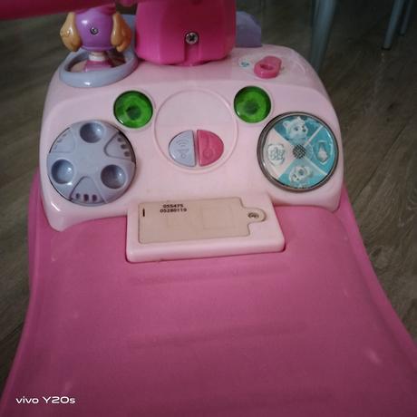 Odrážedlo autíčko,