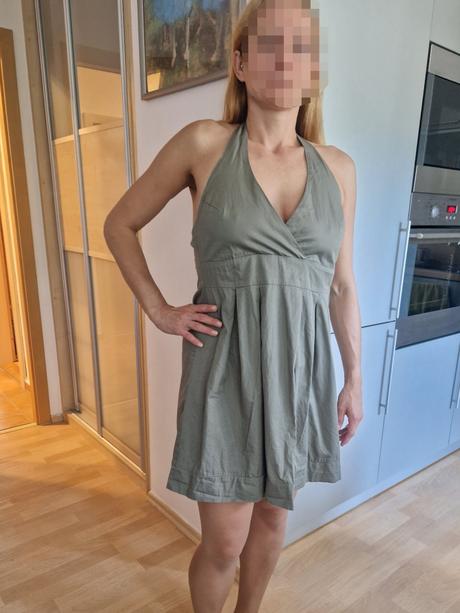 Šaty za krk béžové motivi, l