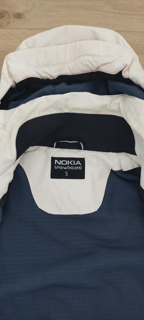 Krásná zimní lyžařská bunda vel. s-m zn. nokia, s