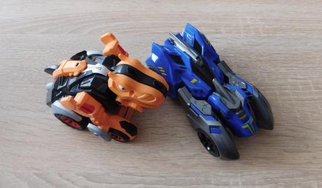 Transformující se dinosauří auta, 