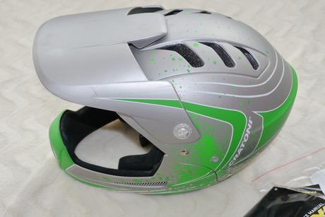 Helma na motorku nebo kolo vel.s/m zn.cratoni, m