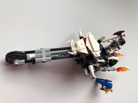 Lego ninjago 2259 motorka kostlivců, 