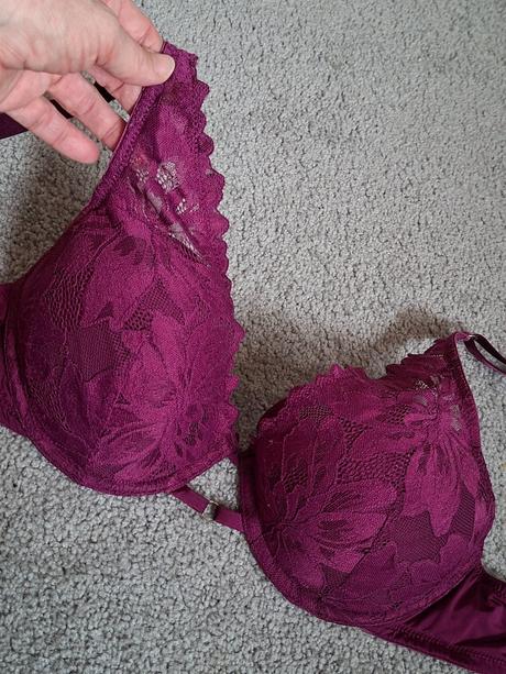 Dvě podprsenky, tcm,85b