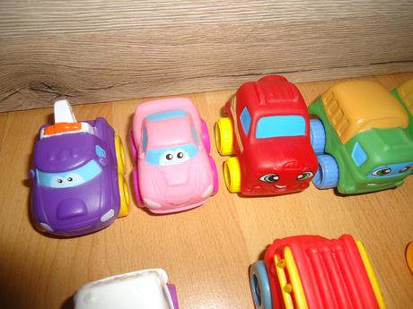Gumové autíčka,