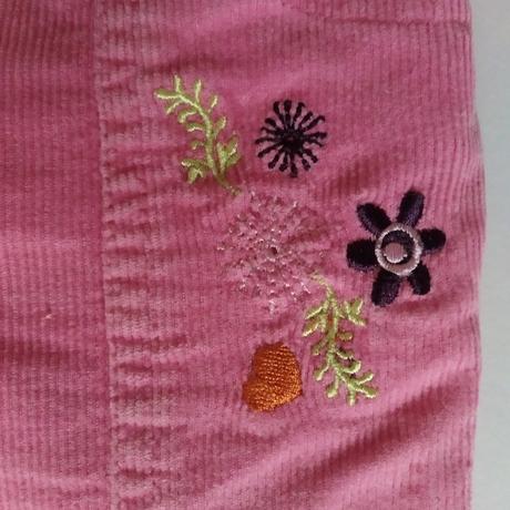 Manšestráčky s regulací a výšivkami, minoti,74