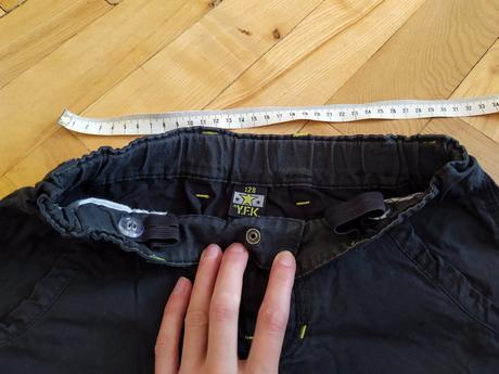 Černé kraťasy, 128