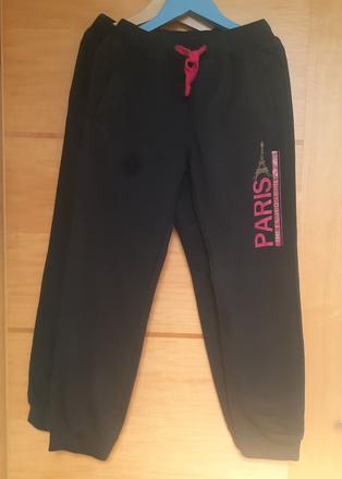 Černé tepláky paris, 152