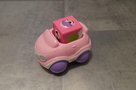 Autíčko s kostkou, 