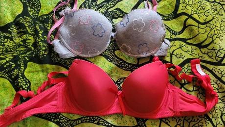 Podprsenky a tanga, 70b