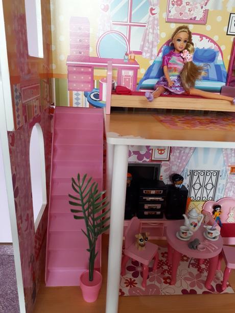 Dřevěný domeček pro panenky s vybavením - v.116cm, 