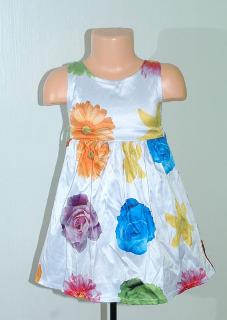 Slavnostní i letní šaty s květy, 104