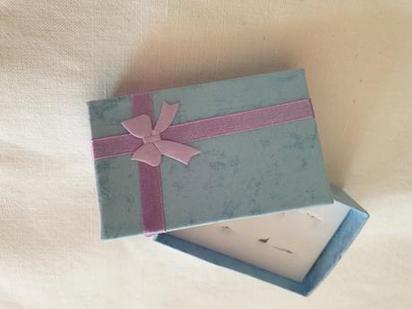 Dárková krabička na šperky,