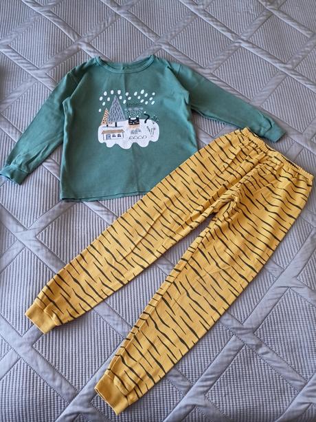 Dětský set / pyžamo, 9 let, 134