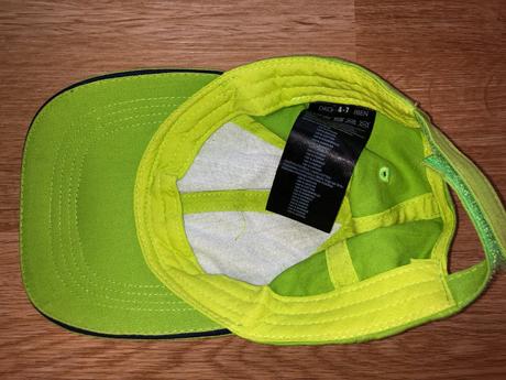 Zelená kšiltovka, 104