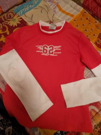 Červené sportovní triko ucourané rukávy zdarma, 152