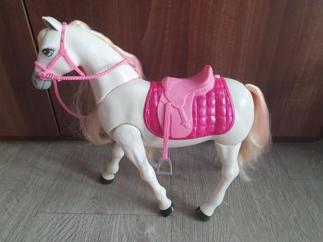 Kůň snů barbie mattel,