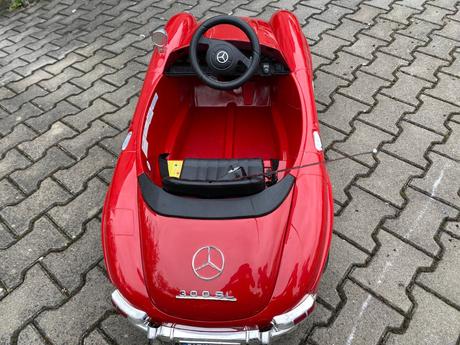 Elektrické auto pro děti / elektroauto mercedes,