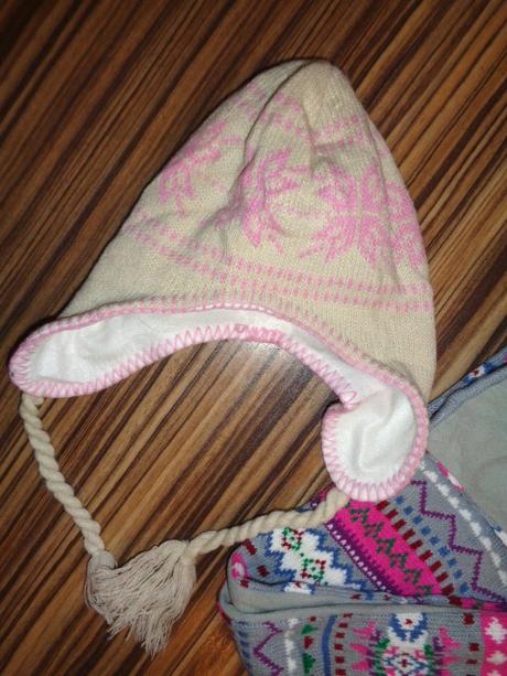 Čepice s alspkým vzorem  a vzorovaná šála, 128