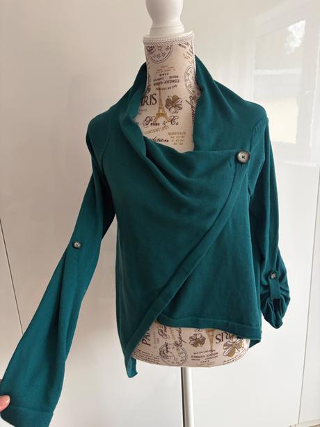 Asymetrický zelený kardigan ve velikosti xs, xs