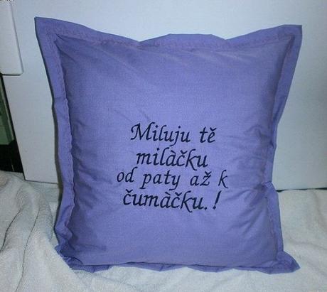 Polštářek mamince z lásky darovaný,