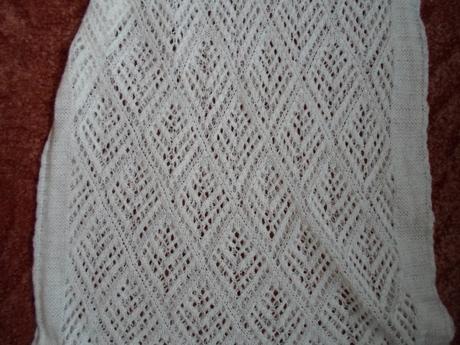 Bílá šála šálek tunel, m