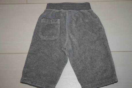 Semišové tepláčky, 68