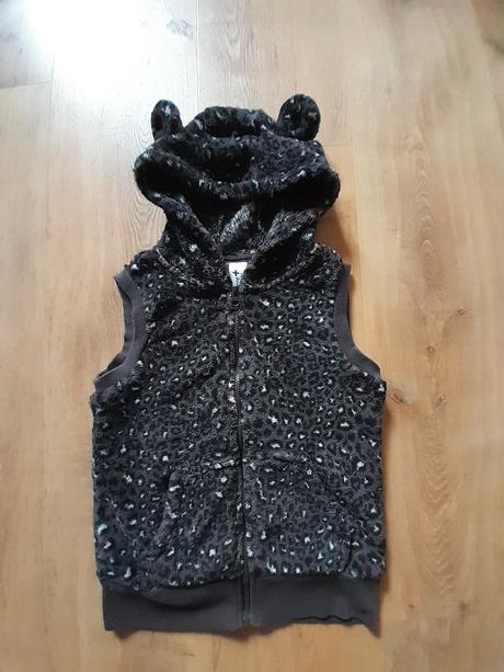 Chlupatá vesta, c&a, vel 134/140, c&a,134