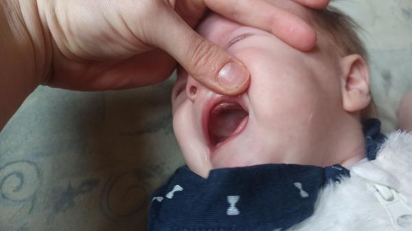 Jsou sliny a bolest znakem růstu zoubků?