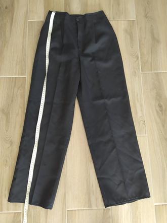 Černé sváteční kalhoty, 152