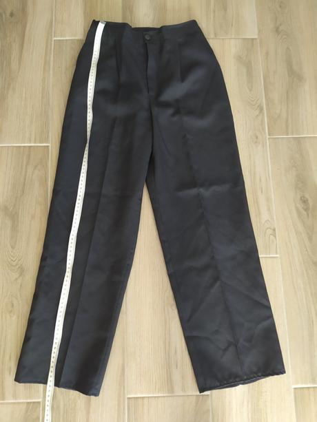 Černé sváteční kalhoty, 152