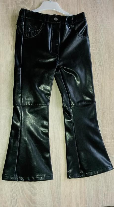 Módní kalhoty z imitace kůže vel 4-5 let, tesco,110